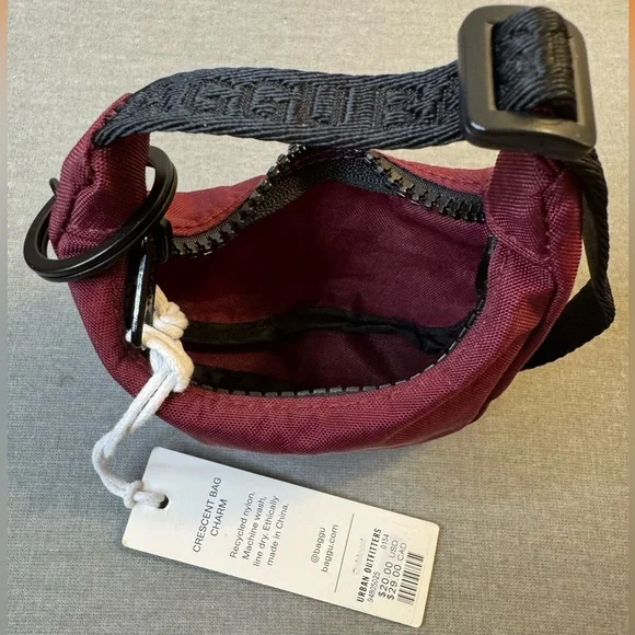 Baggu Crescent Bag Charm - Picture 3 of 3